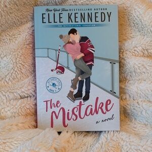 Elle Kennedy 'The Mistake' Novel